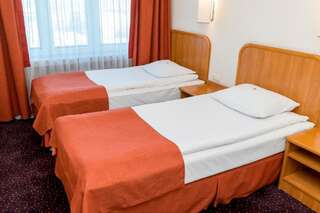 Отель Hotel Beskid Новы-Сонч Двухместный номер с 1 кроватью или 2 отдельными кроватями-2